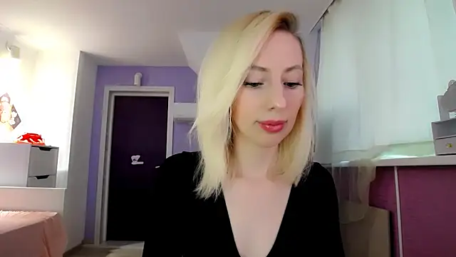 Snapshot of BarbieGoddess chatting on 10-26-25, 11:43 BarbieGoddess online show from 10-26-25, 11:43