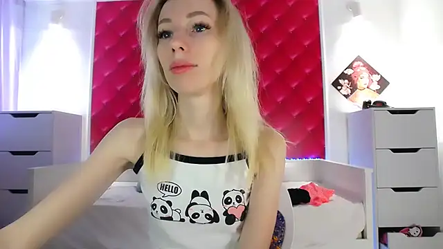 Snapshot of BarbieGoddess chatting on 12-07-24, 12:18 BarbieGoddess online show from 12-07-24, 12:18