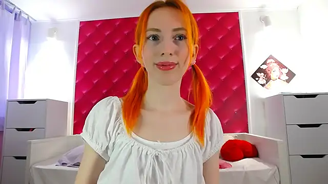 Snapshot of BarbieGoddess chatting on 01-04-25, 02:04 BarbieGoddess online show from 01-04-25, 02:04