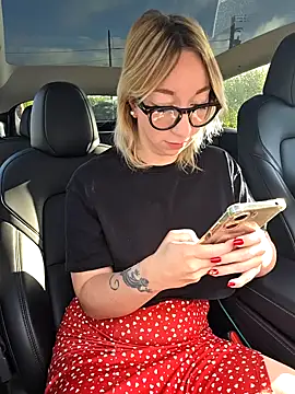 Giuliana baby online show from 10-26-25, 08:48