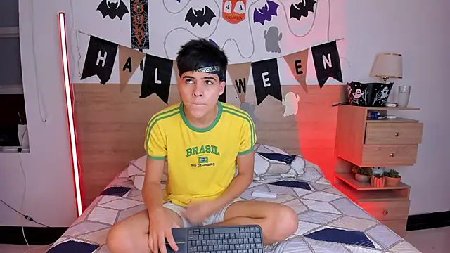 justinbiler online show from 10-25-25, 01:01