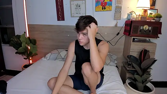 Snapshot of justinbiler chatting on 02-28-26, 10:42 justinbiler online show from 02-28-26, 10:42