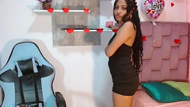 Snapshot of DAFNNEE_ROSS chatting on 02-25-25, 03:42 DAFNNEE ROSS online show from 02-25-25, 03:42