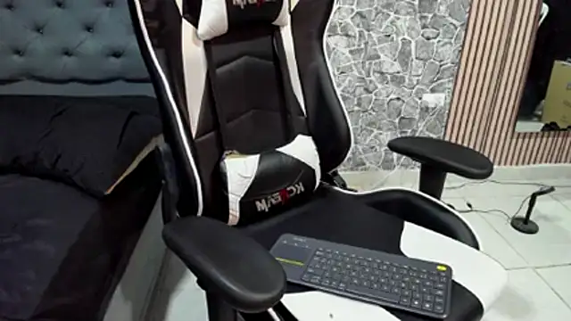 chriss jones1 online show from 04-02-26, 09:10