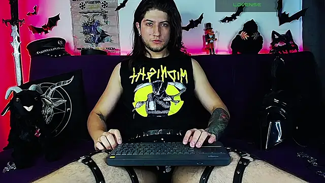Snapshot of blckwolf_6 chatting on 10-01-25, 03:16 blckwolf 6 online show from 10-01-25, 03:16