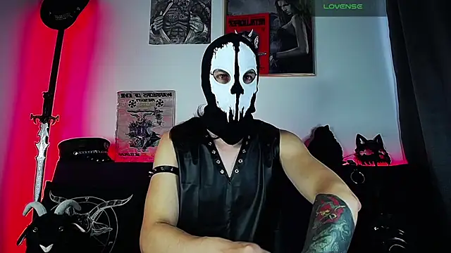 Snapshot of blckwolf_6 chatting on 09-25-25, 05:19 blckwolf 6 online show from 09-25-25, 05:19