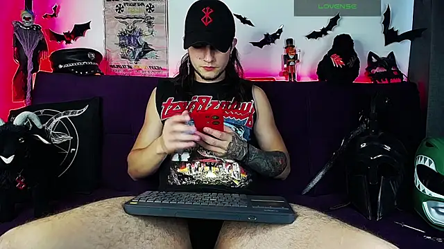 Snapshot of blckwolf_6 chatting on 10-04-25, 06:42 blckwolf 6 online show from 10-04-25, 06:42