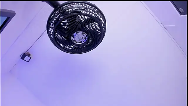 Roxie-Summers11 online show from 04-22-26, 07:42