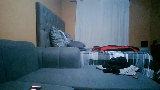 Snapshot of Sgeme325is chatting on 06-15-26, 04:06 Sgeme325is online show from 06-15-26, 04:06
