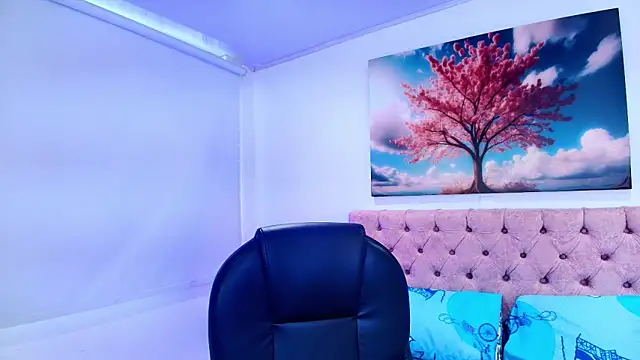 Snapshot of Emma_monserrat chatting on 01-13-26, 08:35 Emma monserrat online show from 01-13-26, 08:35