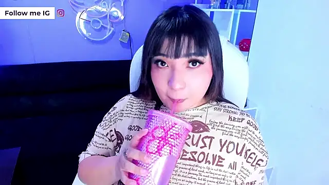 Emma monserrat online show from 04-18-26, 11:34