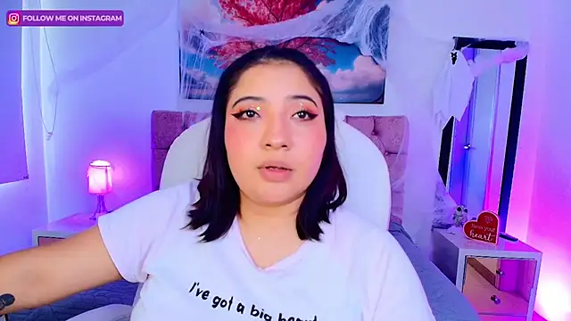 Snapshot of Emma_monserrat chatting on 10-21-25, 07:13 Emma monserrat online show from 10-21-25, 07:13