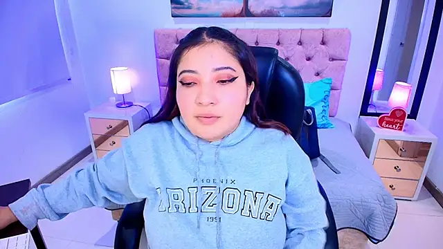 Snapshot of Emma_monserrat chatting on 11-29-25, 07:47 Emma monserrat online show from 11-29-25, 07:47