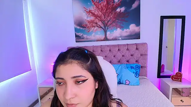 Snapshot of Emma_monserrat chatting on 11-04-25, 07:28 Emma monserrat online show from 11-04-25, 07:28