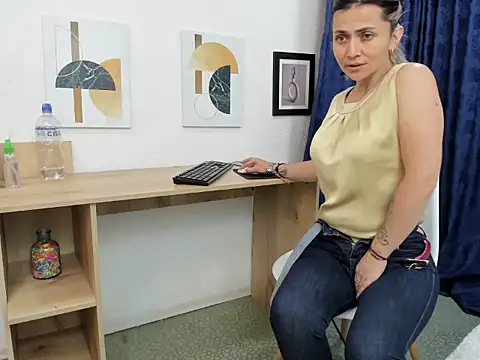 Emma Jnes online show from 01-16-25, 10:23