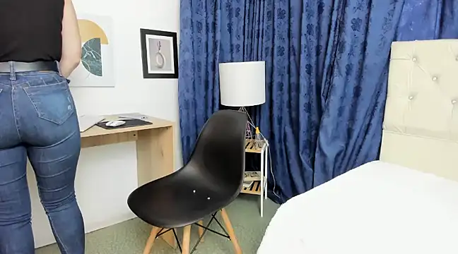 Emma Jnes online show from 12-02-24, 09:12