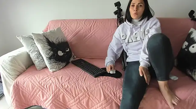 Emma Jnes online show from 03-18-25, 09:32