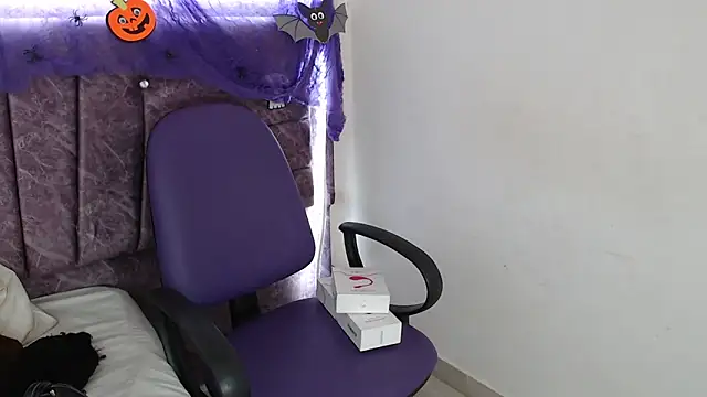 Snapshot of Penelope_Fox14 chatting on 10-12-25, 01:01 Penelope Fox14 online show from 10-12-25, 01:01