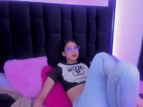 Snapshot of Im_saturno chatting on 09-27-25, 05:08 Im saturno online show from 09-27-25, 05:08