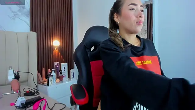 CAMILAGRAY online show from 04-14-26, 12:54