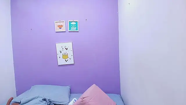 Snapshot of veronica_sinner_ chatting on 03-18-25, 11:55 veronica sinner  online show from 03-18-25, 11:55