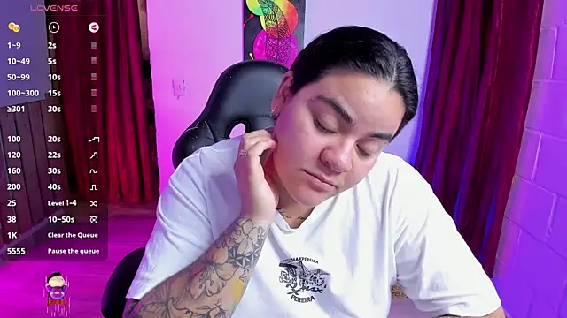 Snapshot of Sharon_hils chatting on 01-25-25, 09:46 Sharon hils online show from 01-25-25, 09:46