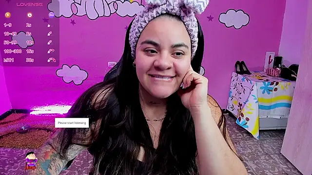 Snapshot of Sharon_hils chatting on 02-02-26, 08:30 Sharon hils online show from 02-02-26, 08:30