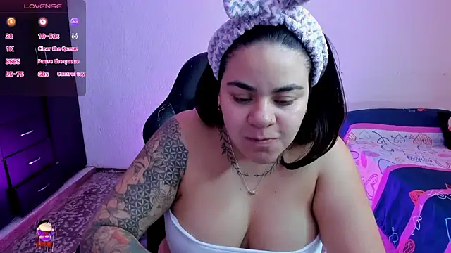 Snapshot of Sharon_hils chatting on 11-10-25, 03:06 Sharon hils online show from 11-10-25, 03:06