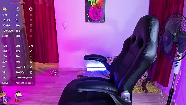 Snapshot of Sharon_hils chatting on 01-16-25, 06:48 Sharon hils online show from 01-16-25, 06:48