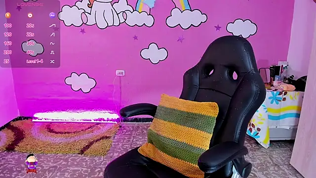 Snapshot of Sharon_hils chatting on 02-12-26, 05:45 Sharon hils online show from 02-12-26, 05:45