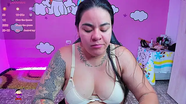 Snapshot of Sharon_hils chatting on 02-16-26, 05:55 Sharon hils online show from 02-16-26, 05:55