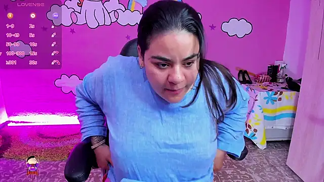 Snapshot of Sharon_hils chatting on 02-17-26, 02:47 Sharon hils online show from 02-17-26, 02:47