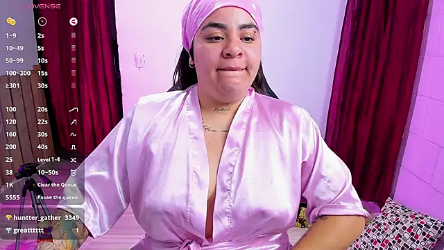 Snapshot of Sharon_hils chatting on 01-08-25, 11:19 Sharon hils online show from 01-08-25, 11:19