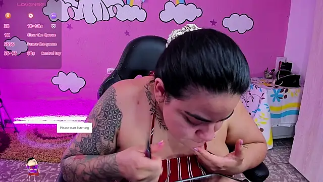 Snapshot of Sharon_hils chatting on 01-16-26, 07:29 Sharon hils online show from 01-16-26, 07:29