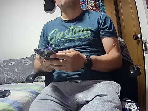 Snapshot of Ponpeo chatting on 06-16-26, 03:06 Ponpeo online show from 06-16-26, 03:06
