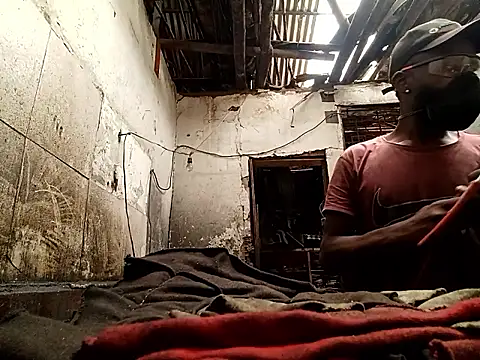 Snapshot of Yairelnegro chatting on 09-16-25, 09:05 Yairelnegro online show from 09-16-25, 09:05