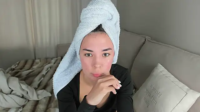 nilliluv online show from 04-15-26, 05:35