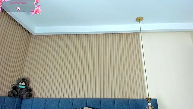 Snapshot of kathecute__ chatting on 04-14-26, 01:43 kathecute online show from 04-14-26, 01:43