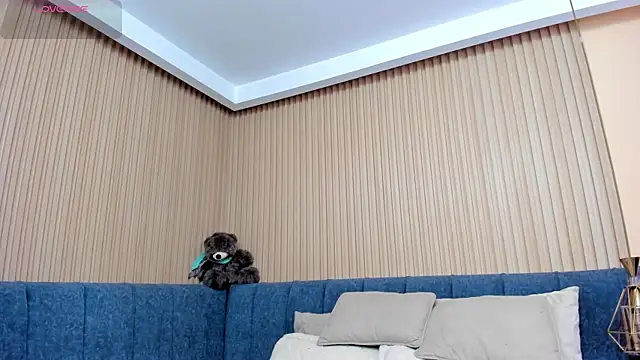 Snapshot of kathecute__ chatting on 03-29-26, 01:40 kathecute online show from 03-29-26, 01:40