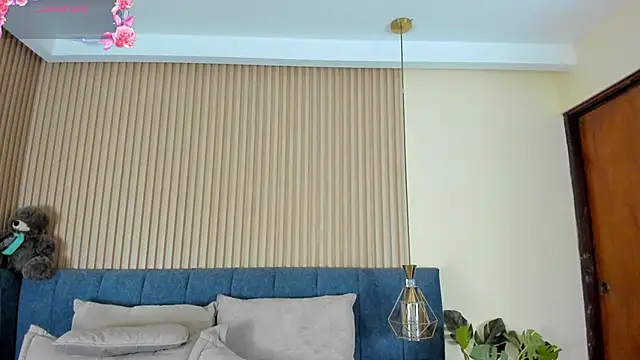 kathecute   online show from 06-19-26, 01:44