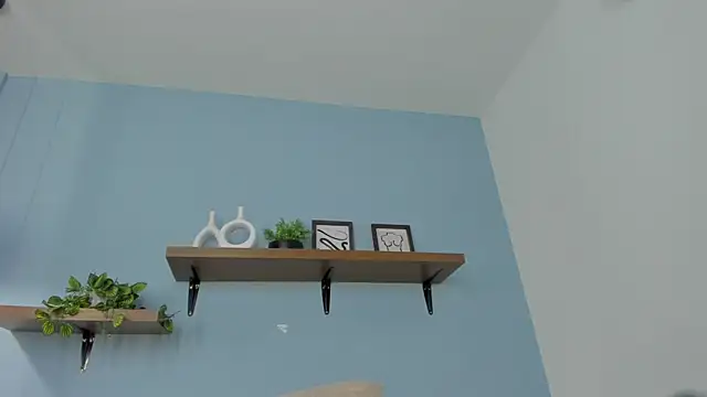 annawelk  online show from 09-17-25, 12:29