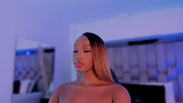 ChaynnaCooper online show from 10-13-25, 04:25