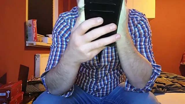 Henner33 online show from 01-13-25, 05:55