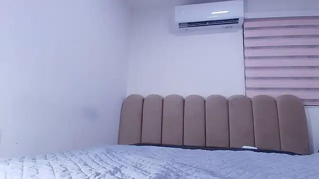 nicol f online show from 04-17-26, 03:09