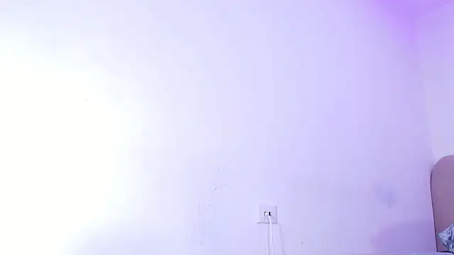 Snapshot of nicol_f chatting on 04-28-26, 03:11 nicol f online show from 04-28-26, 03:11