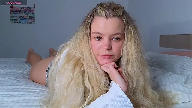 Milana15 online show from 10-25-25, 12:50