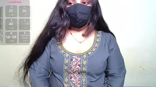 Snapshot of sindhu_22 chatting on 10-21-25, 04:50 sindhu 22 online show from 10-21-25, 04:50