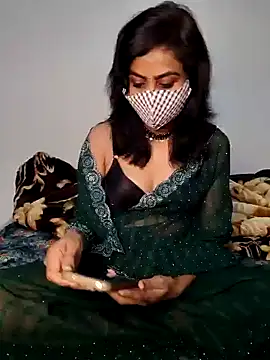 Snapshot of Raat_ki_rani_ chatting on 02-08-25, 04:14 Raat ki rani  online show from 02-08-25, 04:14