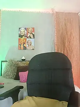 nahiarapalmer19 online show from 04-26-26, 03:31