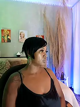 nahiarapalmer19 online show from 12-18-25, 05:50